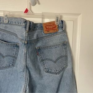 Levi’s 550 Light Wash Jeans 34 x 30